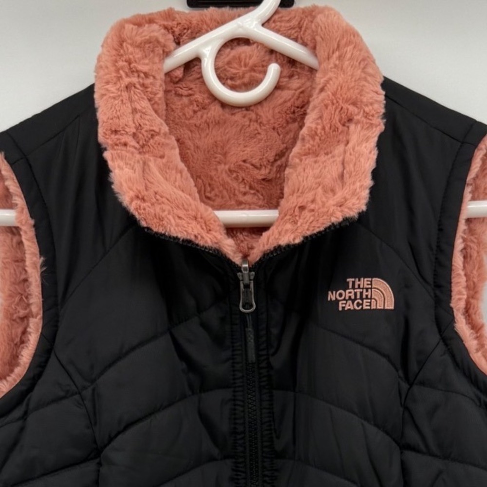 The North Face Womens Mossbud Swirl Reversible Vest Black Rose Pink Small
